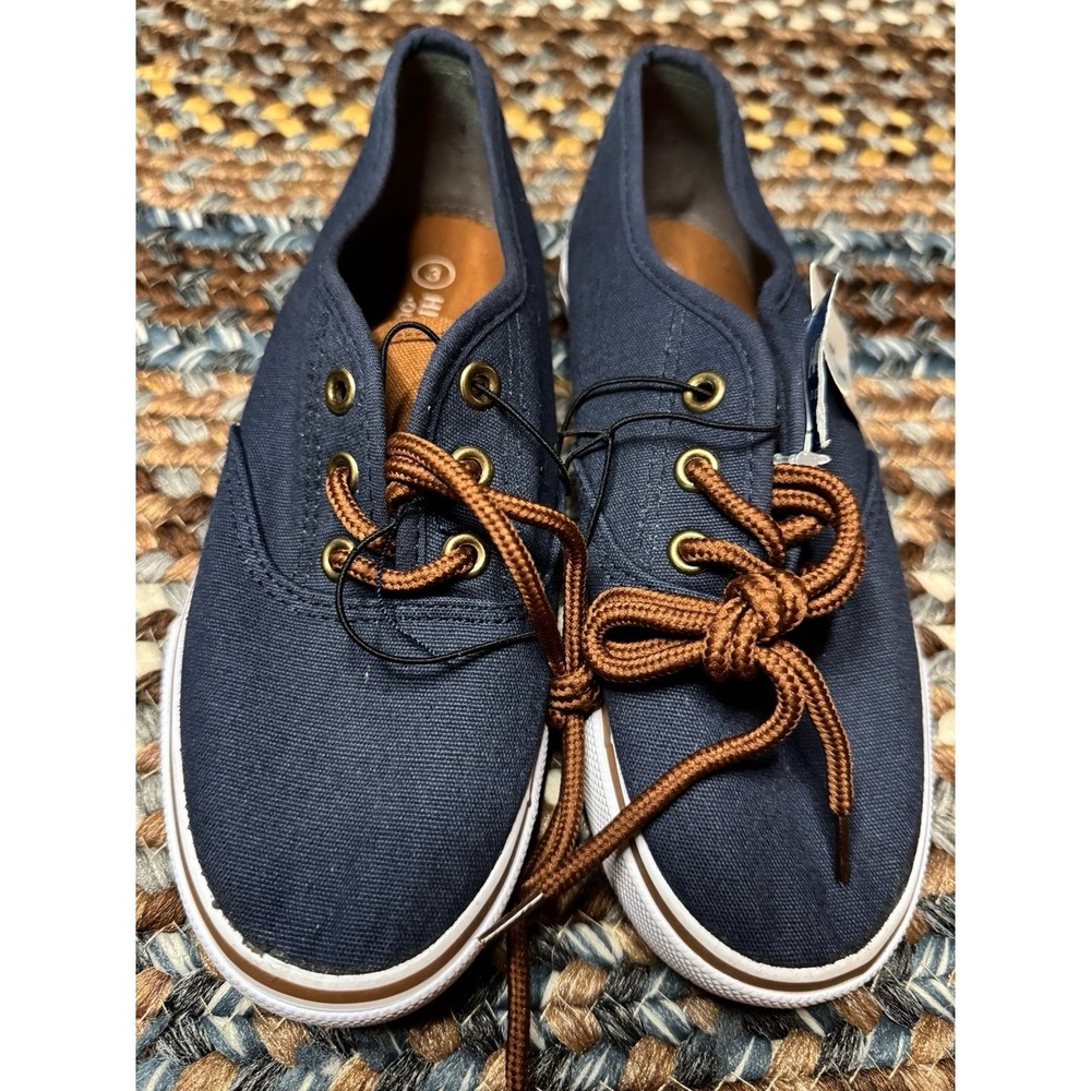 Highland Outfitters Navy Sneakers Size 3